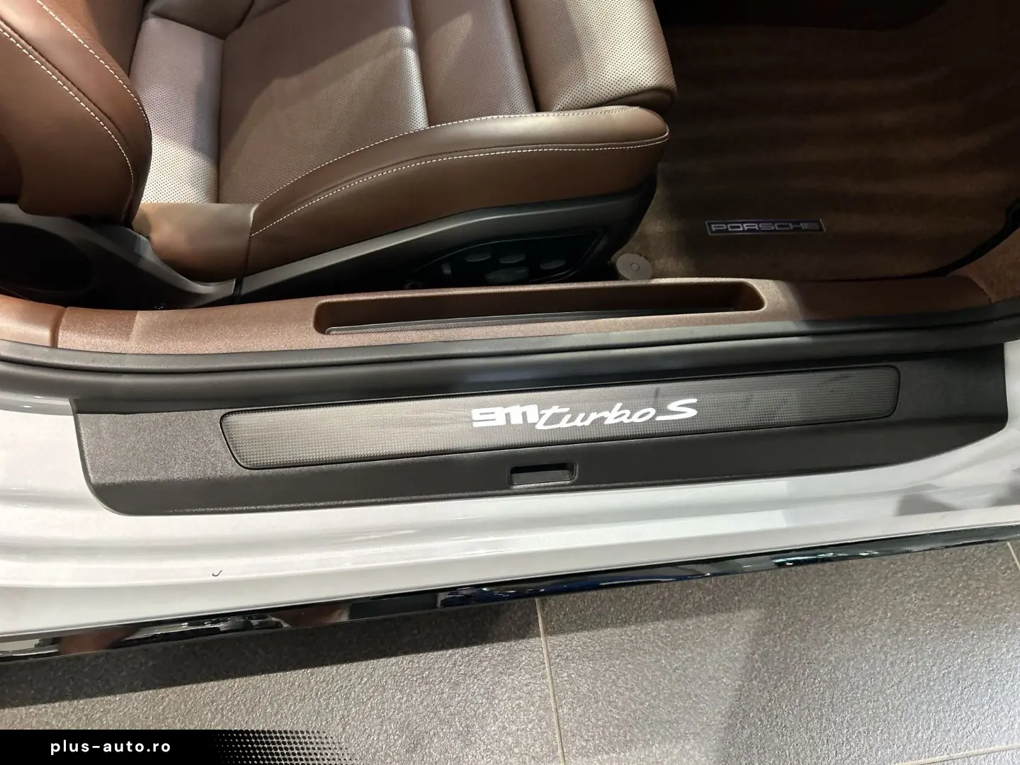 PORSCHE 992 911 Turbo S Cabriolet Burmester Nachtsicht