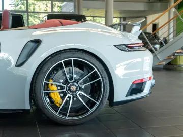 PORSCHE 911 992  Turbo S Cabrio Burm 360 Lift PASM Sport