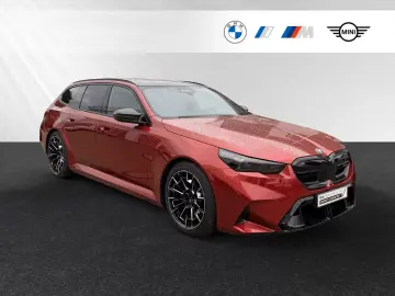 BMW M5 Touring   B&W