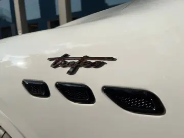 MASERATI Grecale TROFEO Garantie bis 03 2030