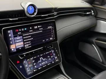 MASERATI Grecale Trofeo Pano HuD SitzKlima Sonus ACC 360