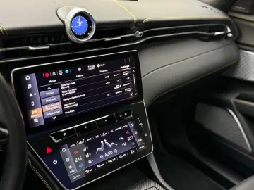 MASERATI Grecale Trofeo Pano HuD SitzKlima Sonus ACC 360