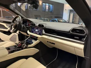 Lamborghini Urus SE 4.0 V8 Plug-in Hybrid
