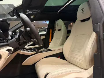 Lamborghini Urus SE 4.0 V8 Plug-in Hybrid