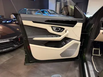 Lamborghini Urus SE 4.0 V8 Plug-in Hybrid