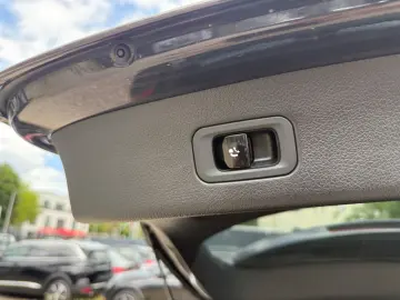 MERCEDES-BENZ GLC 300 4Matic PANO KAMERA MEMORY AHK LED