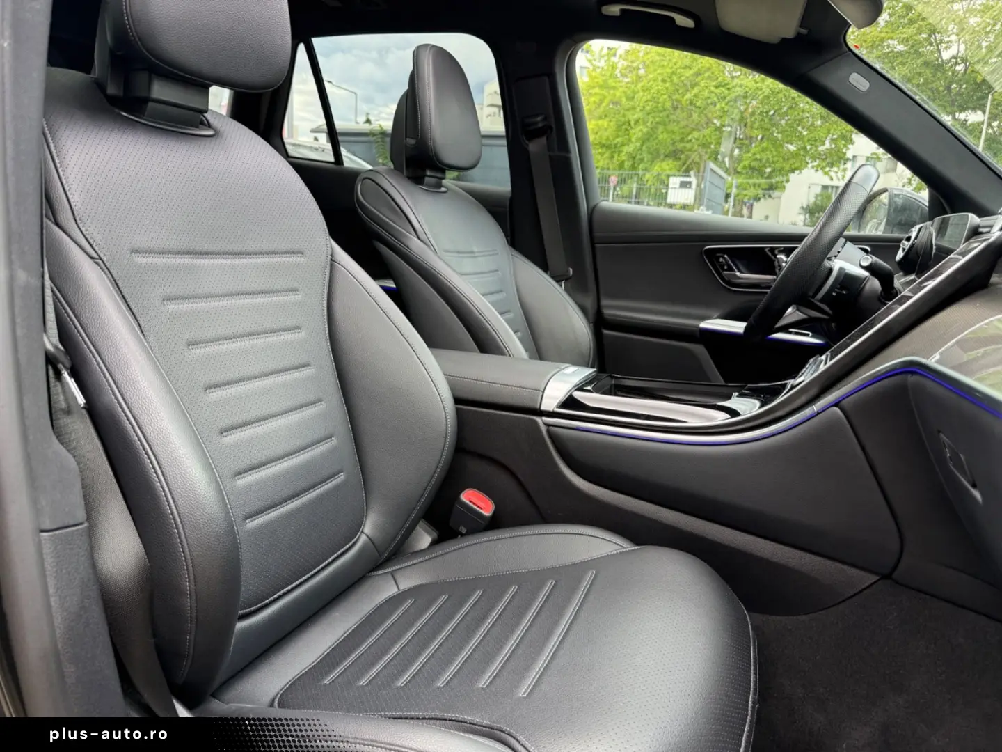 MERCEDES-BENZ GLC 300 4Matic PANO KAMERA MEMORY AHK LED