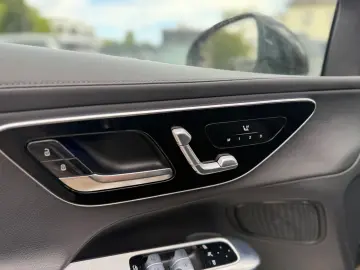 MERCEDES-BENZ GLC 300 4Matic PANO KAMERA MEMORY AHK LED