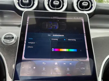 MERCEDES-BENZ GLC 300 4Matic PANO KAMERA MEMORY AHK LED