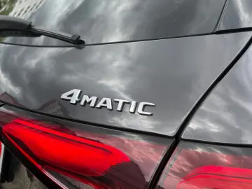 MERCEDES-BENZ GLC 300 4Matic PANO KAMERA MEMORY AHK LED