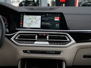 BMW X5 xDrive 45 e M Sport Laser-Pano-2-Achs Luft