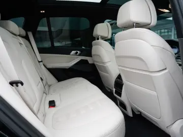 BMW X5 xDrive 45 e M Sport Laser-Pano-2-Achs Luft