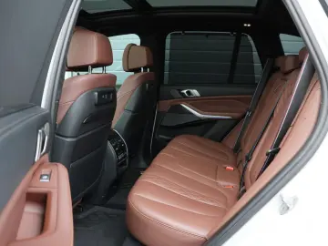 BMW X5 M50i xDrive LASER ACC HUD 360 4xSHZ SkyLounge