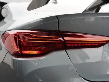 BMW M4 Competition ACC 2xLaser Carbon HUD 360 H&K 19