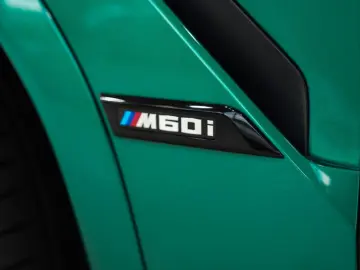 BMW X6 M60i M-CARBON SKY-LOUNGE BOWERS-WILKINS 22 LM