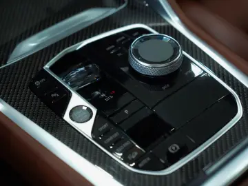 BMW X6 M60i M-CARBON SKY-LOUNGE BOWERS-WILKINS 22 LM