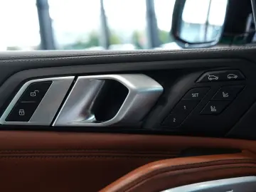 BMW X6 M60i M-CARBON SKY-LOUNGE BOWERS-WILKINS 22 LM