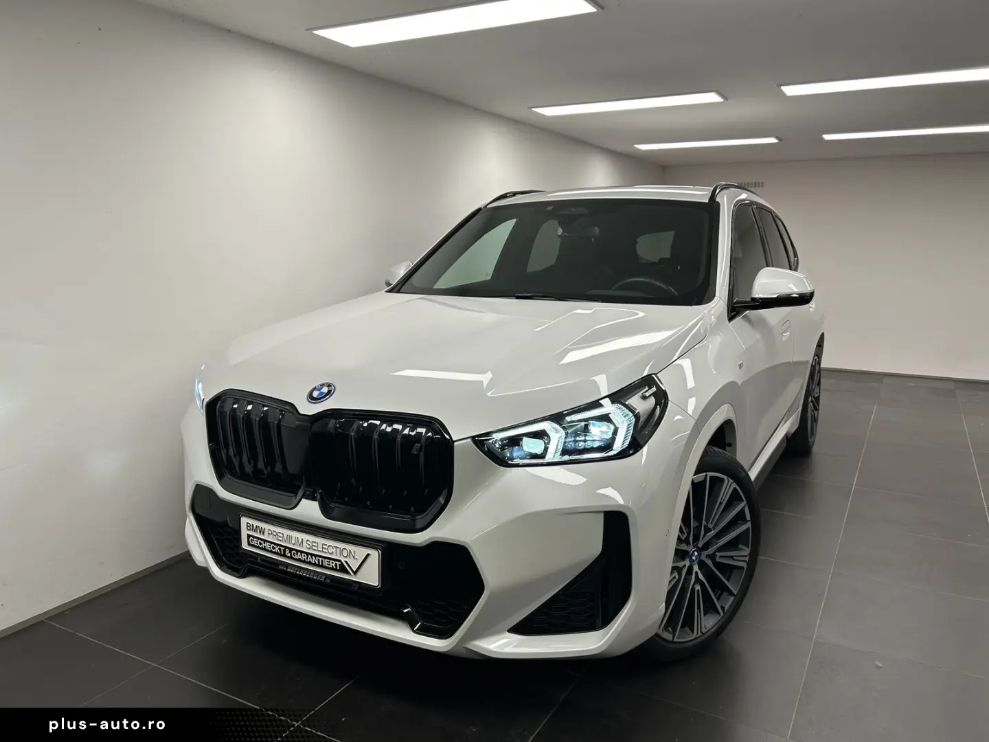BMW iX1 xDrive30 M Sportpaket Pano. Harman Kardon AH