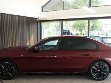 BMW i7 xDrive 60 M Sport THEATRE-TV SKY-Lounge B&W
