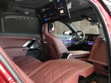 BMW i7 xDrive 60 M Sport THEATRE-TV SKY-Lounge B&W