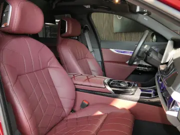 BMW i7 xDrive 60 M Sport THEATRE-TV SKY-Lounge B&W