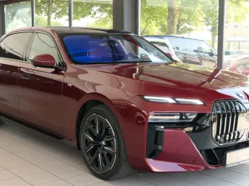 BMW i7 xDrive 60 M Sport THEATRE-TV SKY-Lounge B&W