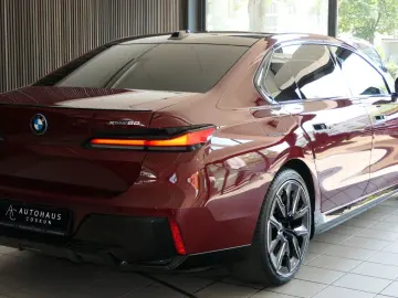BMW i7 xDrive 60 M Sport THEATRE-TV SKY-Lounge B&W