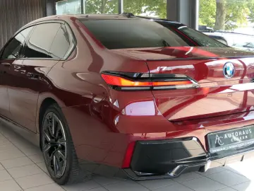BMW i7 xDrive 60 M Sport THEATRE-TV SKY-Lounge B&W