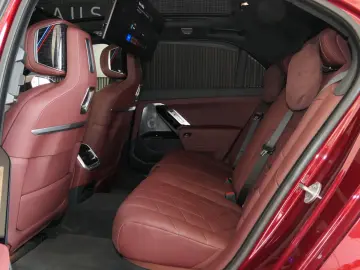 BMW i7 xDrive 60 M Sport THEATRE-TV SKY-Lounge B&W