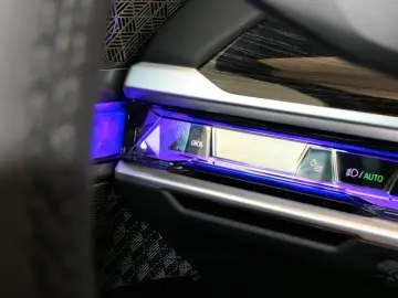 BMW i7 xDrive 60 M Sport THEATRE-TV SKY-Lounge B&W