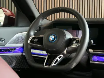 BMW i7 xDrive 60 M Sport THEATRE-TV SKY-Lounge B&W
