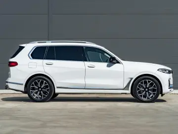 BMW X7 xDrive40i 7Sitzer Massage Pano HUD LED H&K