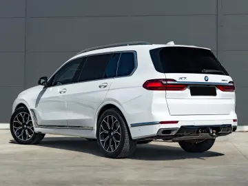 BMW X7 xDrive40i 7Sitzer Massage Pano HUD LED H&K