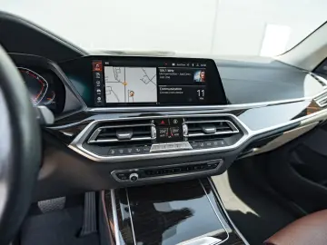 BMW X7 xDrive40i 7Sitzer Massage Pano HUD LED H&K