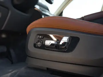 BMW X7 xDrive40i 7Sitzer Massage Pano HUD LED H&K