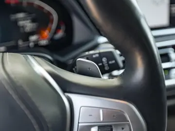 BMW X7 xDrive40i 7Sitzer Massage Pano HUD LED H&K