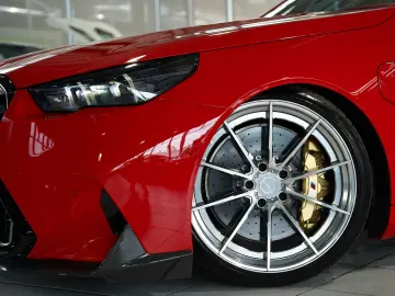 BMW M5 Touring 1.H  Carbon Keramik Grail RossoCorsa