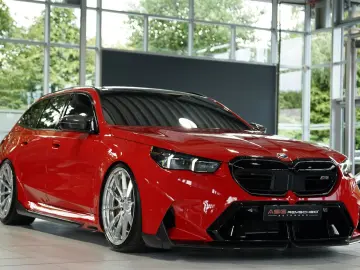 BMW M5 Touring 1.H  Carbon Keramik Grail RossoCorsa