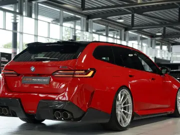 BMW M5 Touring 1.H  Carbon Keramik Grail RossoCorsa