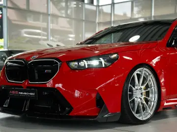 BMW M5 Touring 1.H  Carbon Keramik Grail RossoCorsa