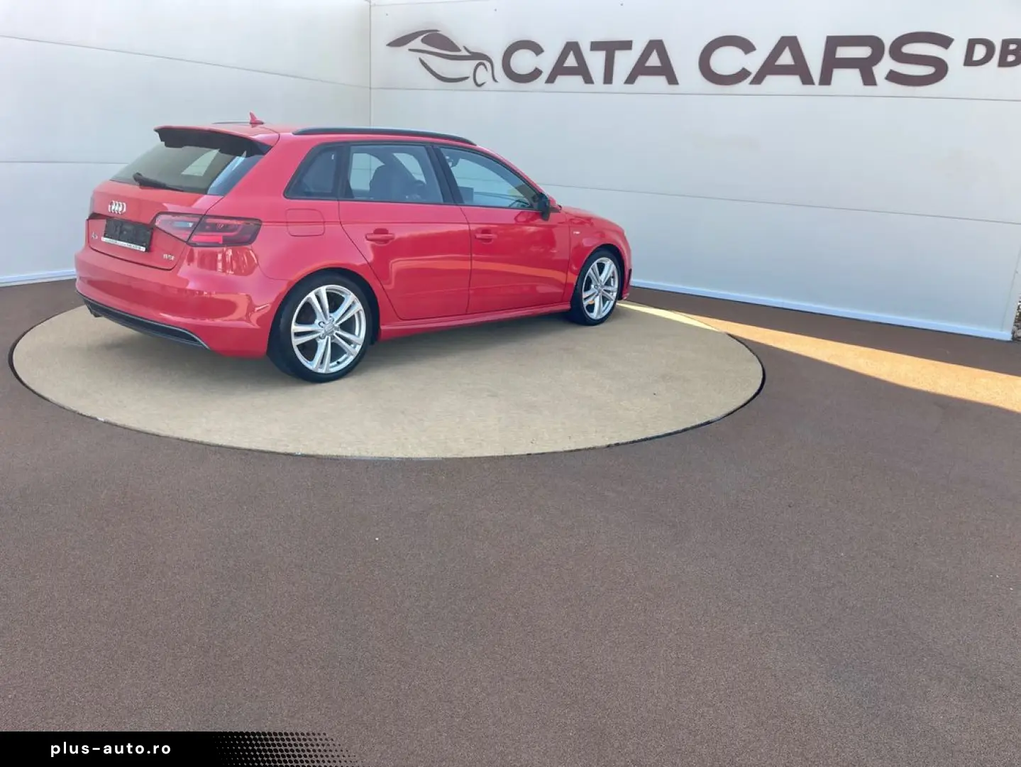 Audi A3  1.4TFSI  140CP  SLINE  BI-Xenon  Keyless  Navi  Pie