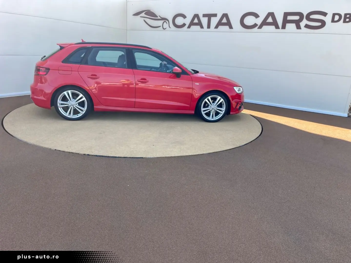Audi A3  1.4TFSI  140CP  SLINE  BI-Xenon  Keyless  Navi  Pie