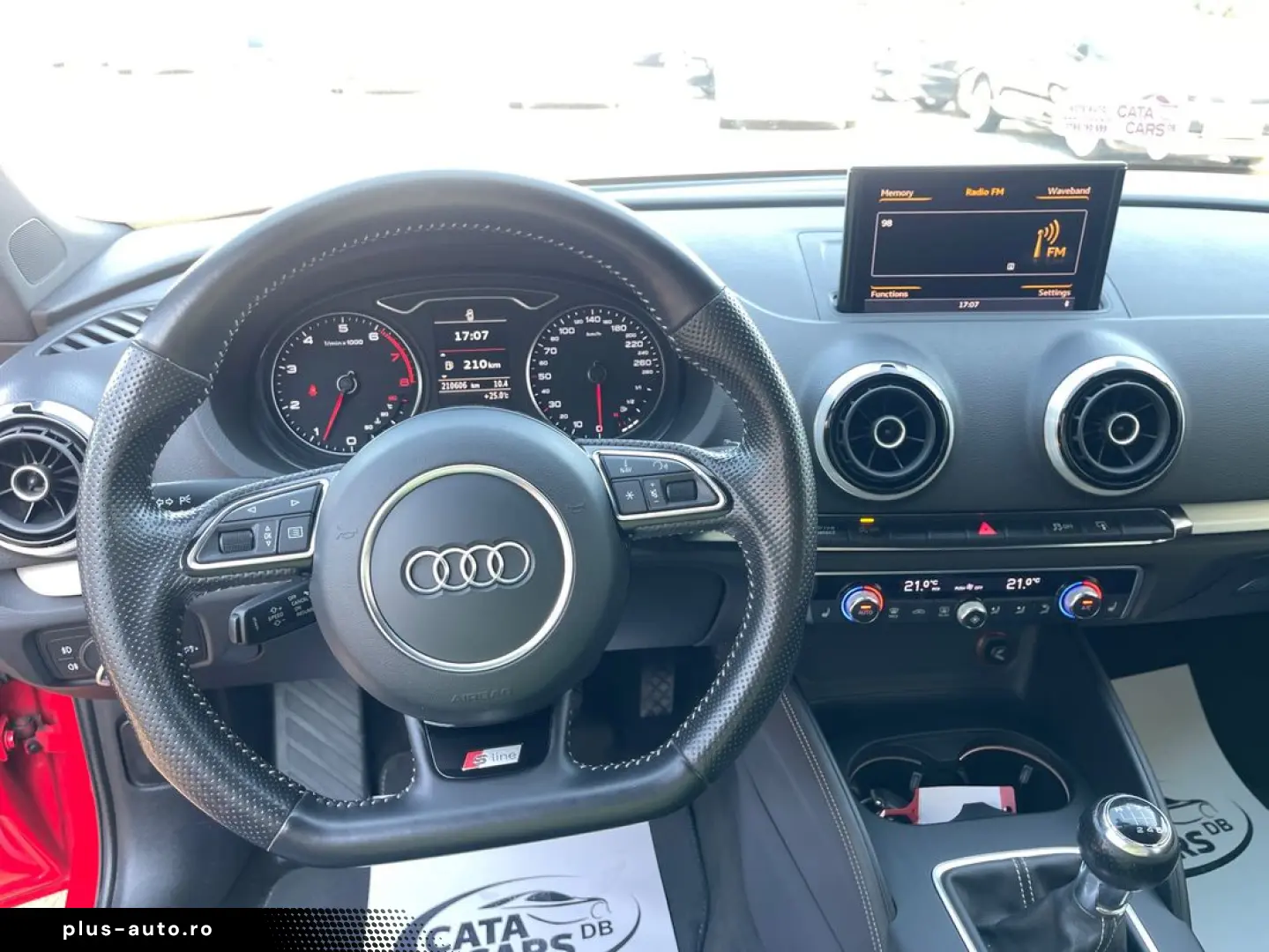 Audi A3  1.4TFSI  140CP  SLINE  BI-Xenon  Keyless  Navi  Pie
