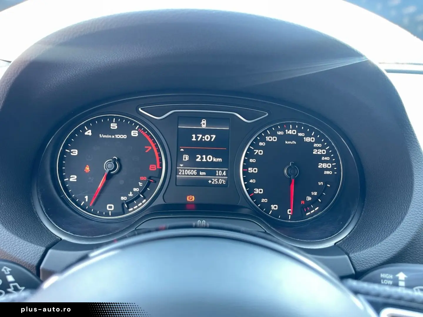 Audi A3  1.4TFSI  140CP  SLINE  BI-Xenon  Keyless  Navi  Pie