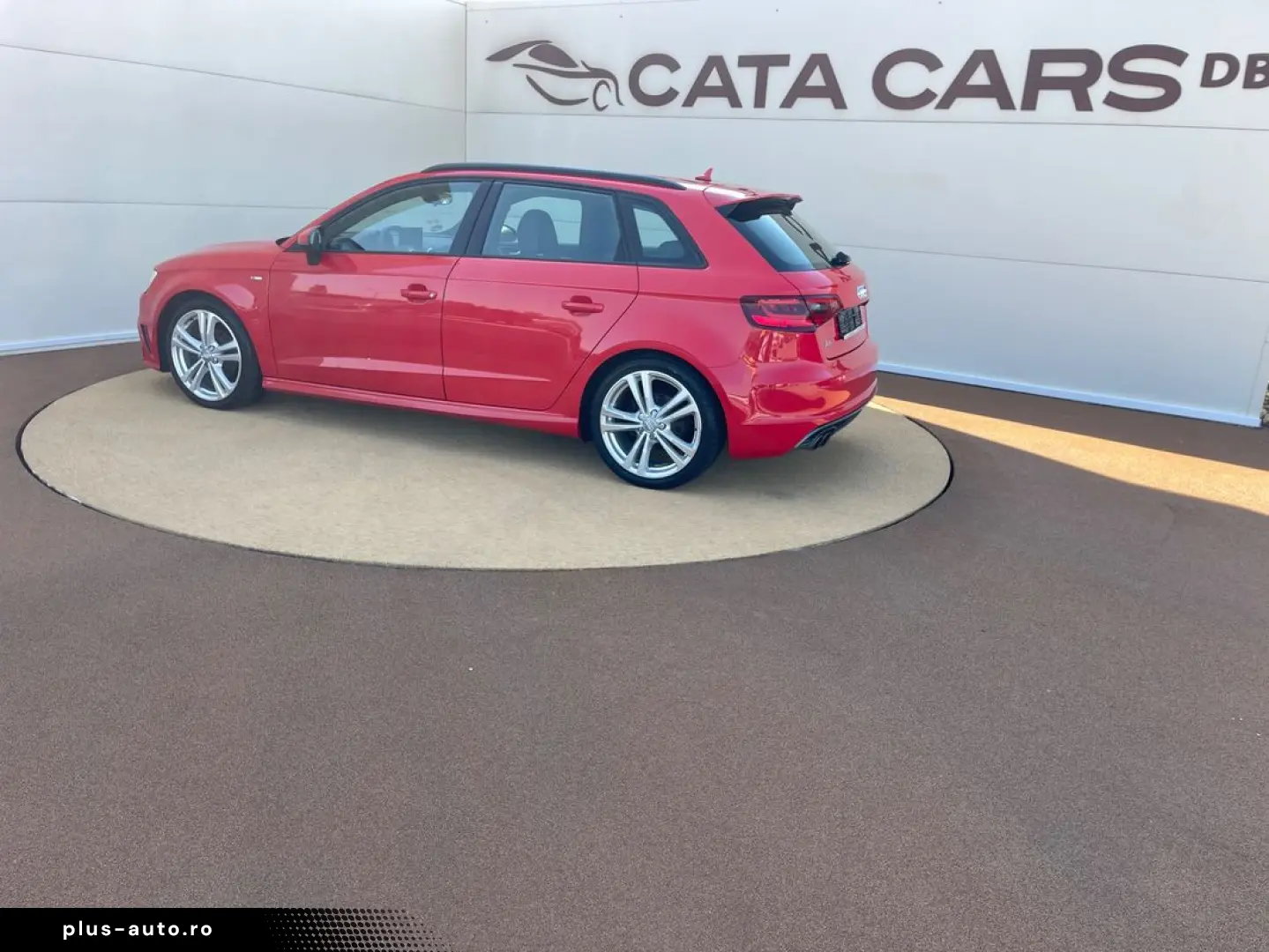 Audi A3  1.4TFSI  140CP  SLINE  BI-Xenon  Keyless  Navi  Pie