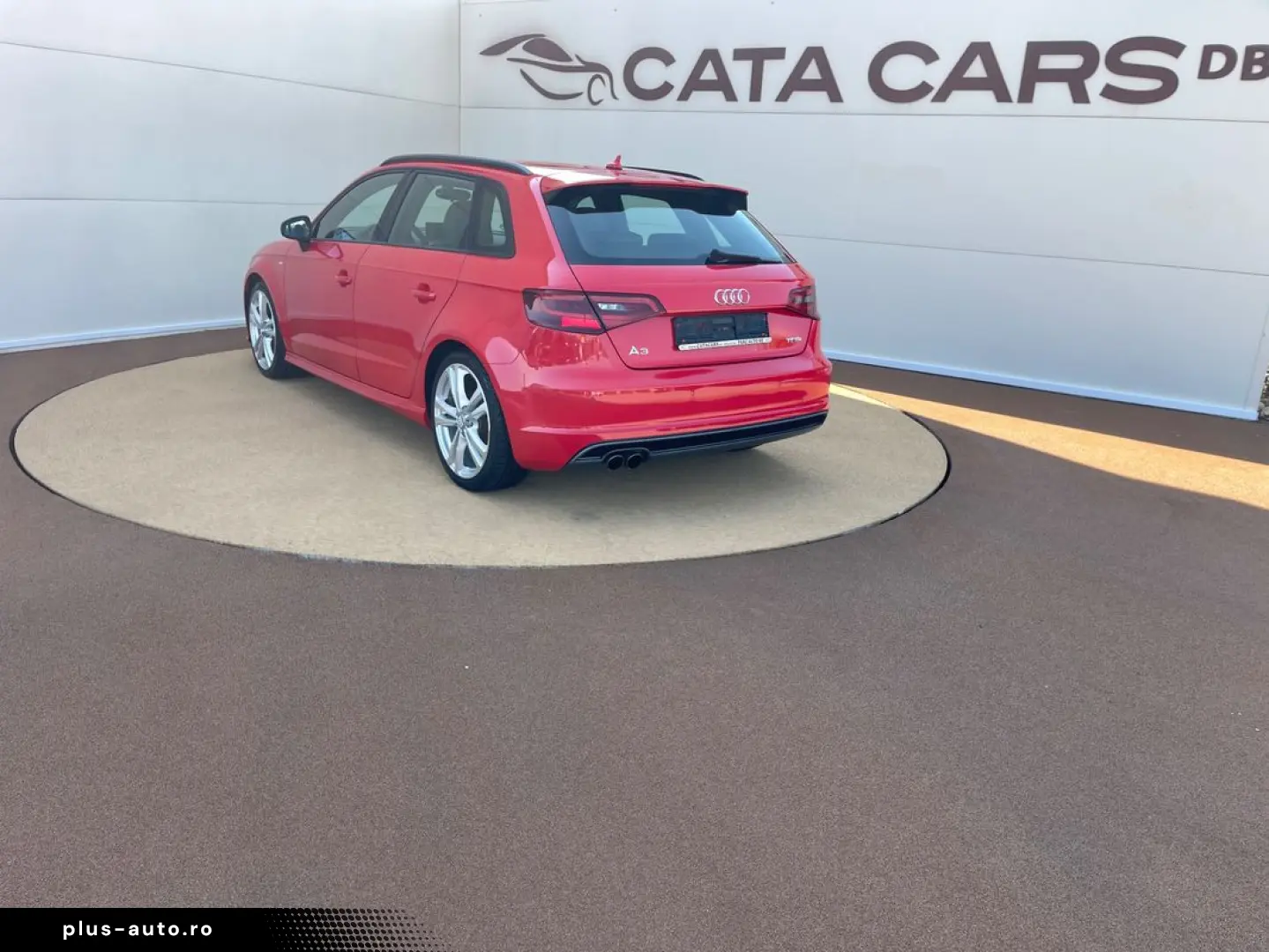 Audi A3  1.4TFSI  140CP  SLINE  BI-Xenon  Keyless  Navi  Pie