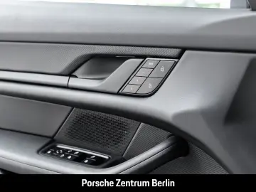 PORSCHE Taycan Panoramadach ParkAssistent 25.148km 1.Han