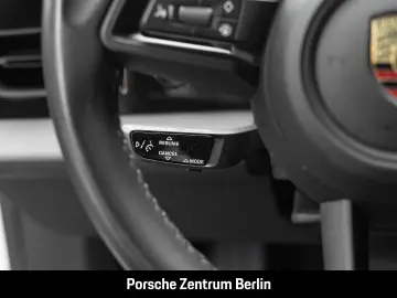 PORSCHE Taycan Panoramadach ParkAssistent 25.148km 1.Han