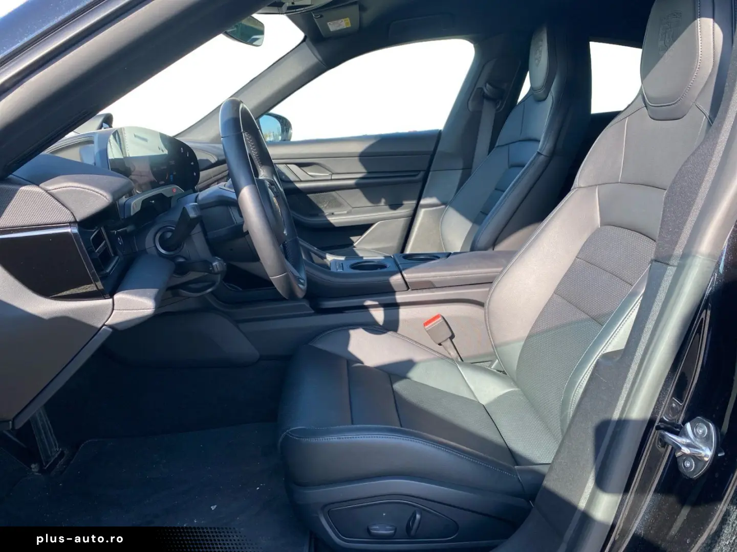 PORSCHE Taycan 79 kWh BOSE ACC NAVI STHZ LED APP SHZ