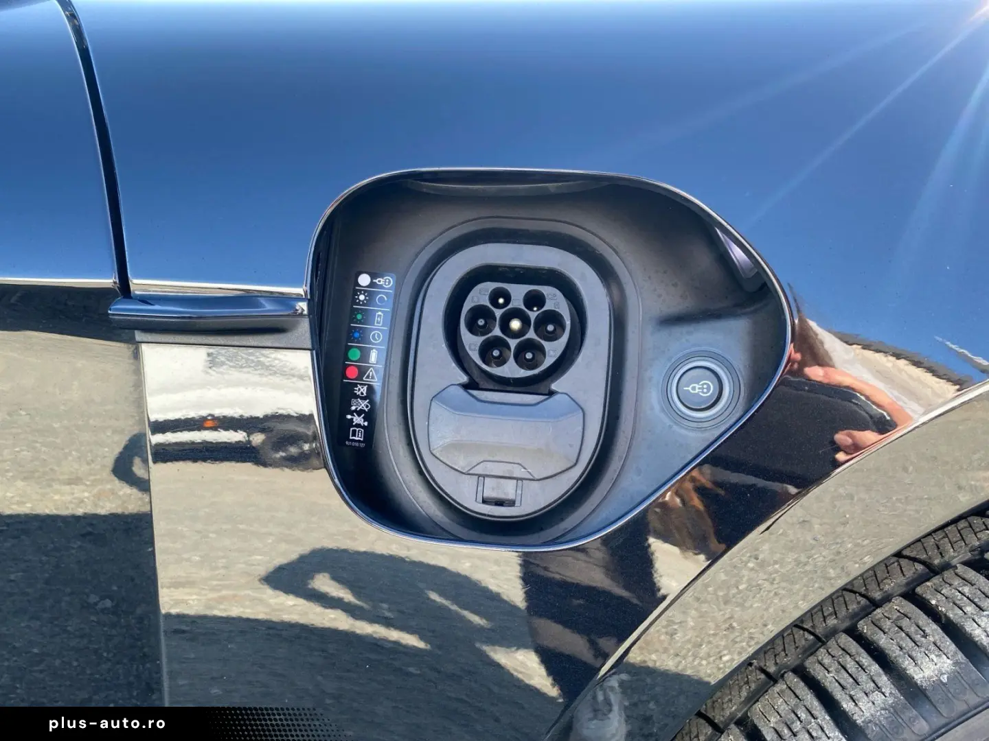 PORSCHE Taycan 79 kWh BOSE ACC NAVI STHZ LED APP SHZ